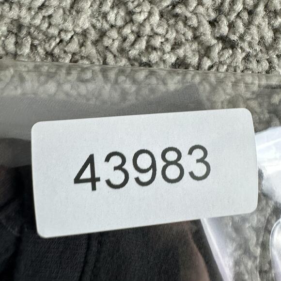 Under Armour Project Rock Iron Paradise Shirt Womens XL Made Not Born Eagle Gym - Picture 9 of 9